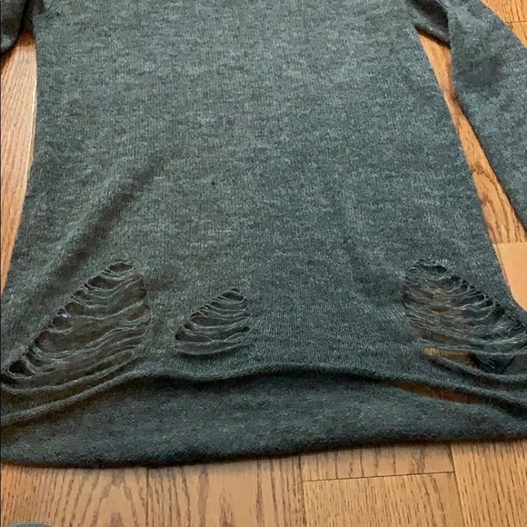 H&M distressed sweater - Picture 4 of 8
